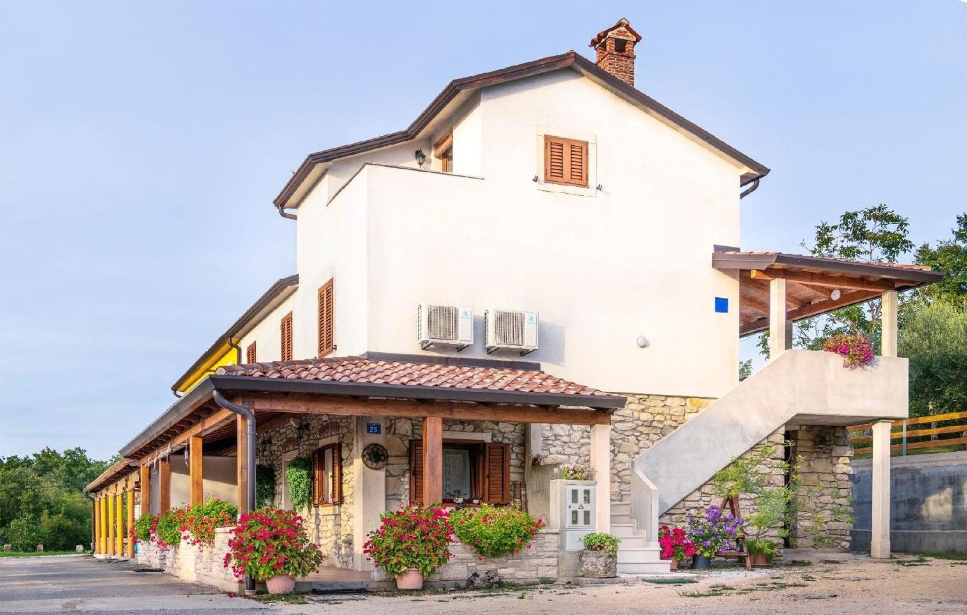Apartment Komfortable In Ruhigem Dorf