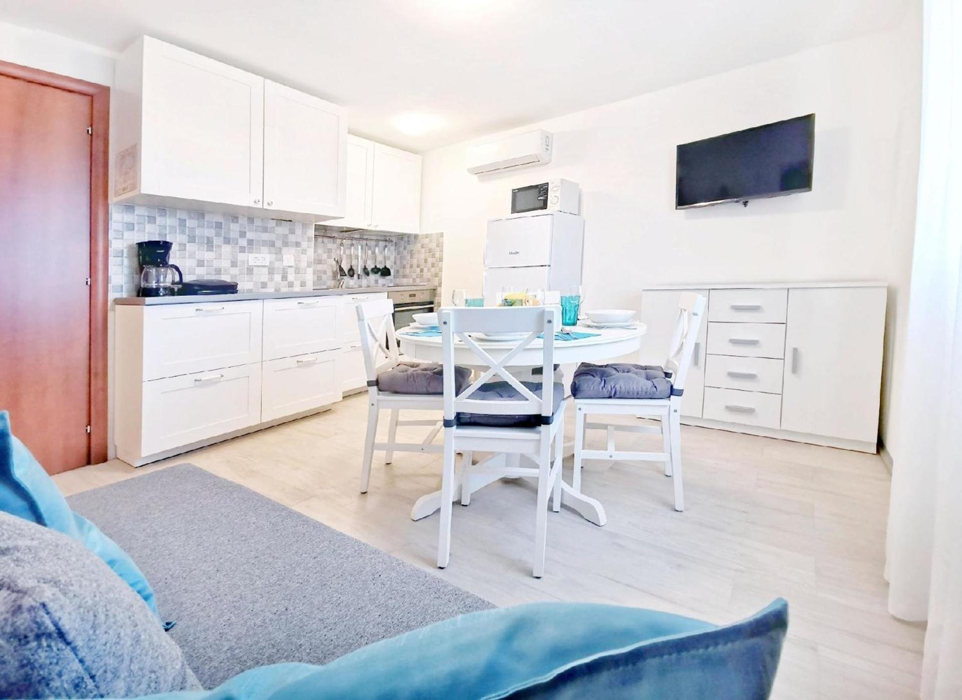 Apartment Komfortable In Ruhigem Dorf Umag